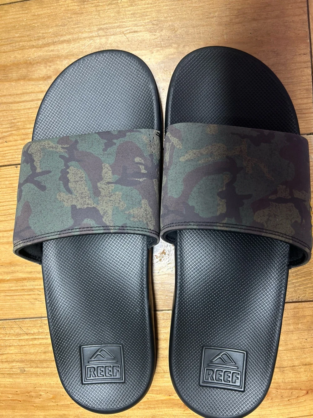 REEF MENS Phanton or Fanning waterproof slides. NWOT. Camo print size 10